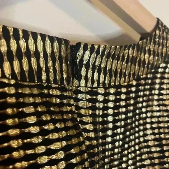 Tuckernuck Metallic Lucia Peplum Sleeveless Top - Picture 4 of 5